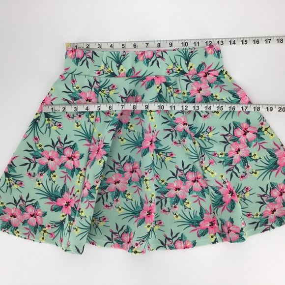 Divided H&M Hibiscus Patterned Skater Skirt, Small - Picture 12 of 16